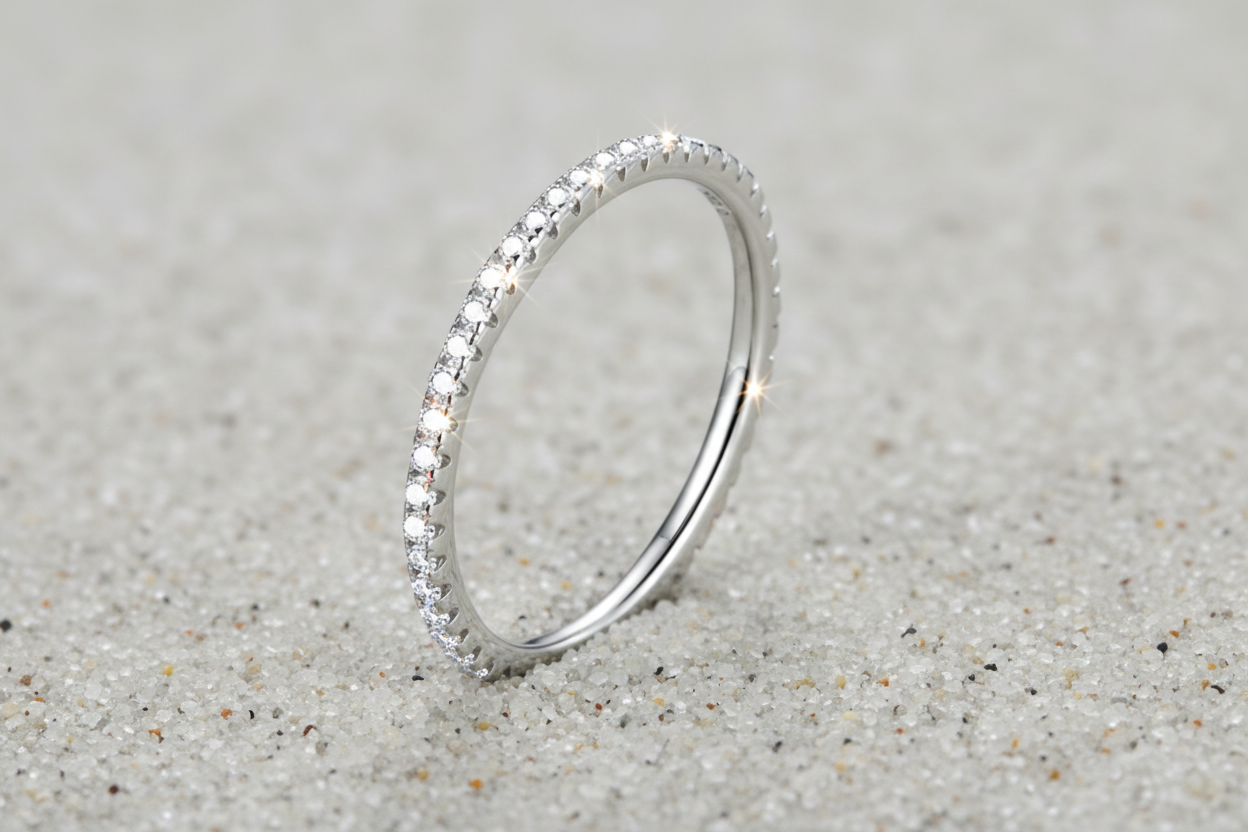 925 Sterling Silver Ring with Zirconia Stones