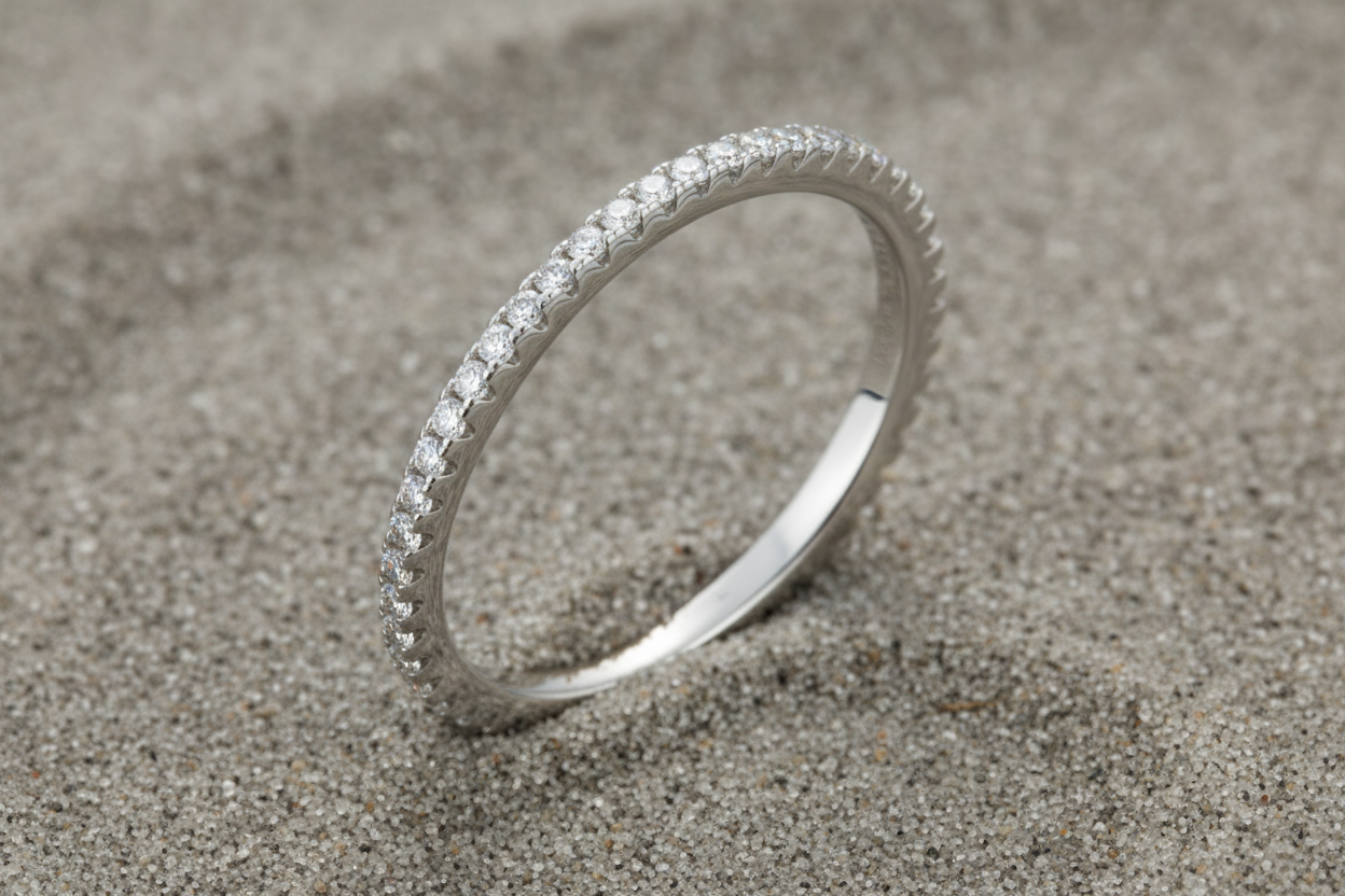 925 Sterling Silver ring with Zirconia Stones